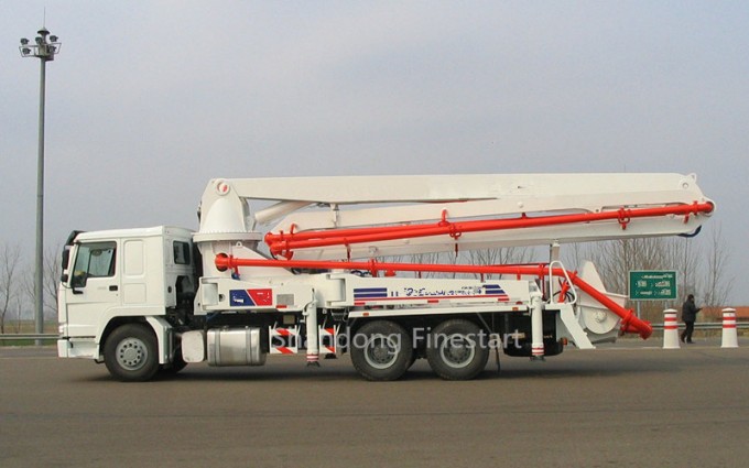 24m to 52m Truck-Mounted Concrete Pump Image1