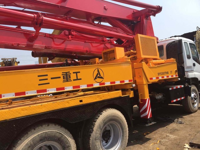 37m Used Concrete Pump Truck of Isuzu for Sale Image1