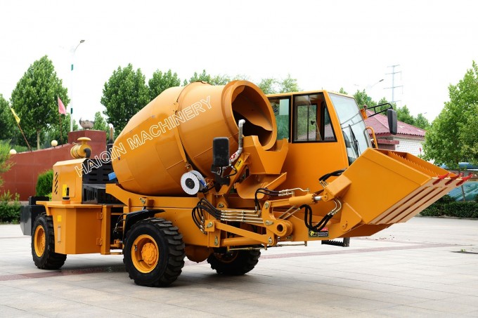 Mobile Self-Loading Hydraulic Portable Cement Concrete Mixer (HQ400) for Sale Image1