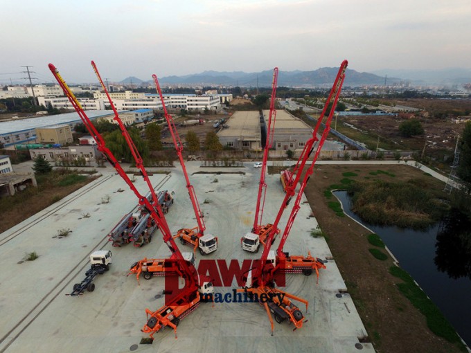 China Manufacturers Heavy Spider Boom Concrete Placing Pump Truck Image1