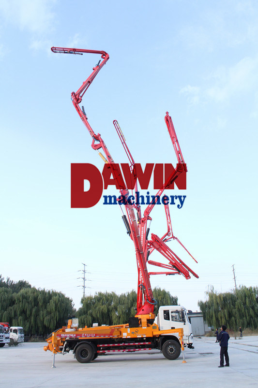 Sinotruk HOWO 4*2 4 Booms Concrete Pump Truck Image1