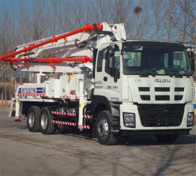 China Construction Vehicle Isuzu 37m Concrete Pump Truck Image1