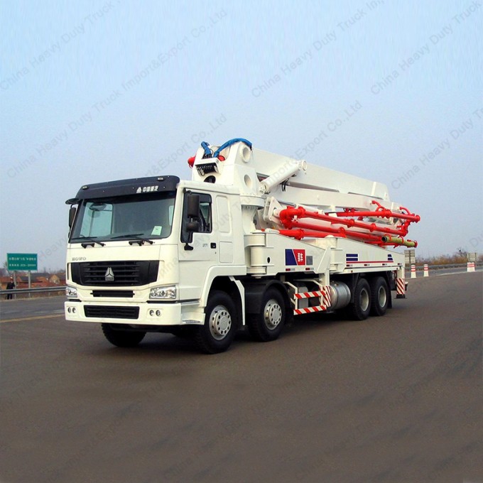 Sinotruk Truck Mounted Concrete Pump Mixer Concrete Pump Truck Image1