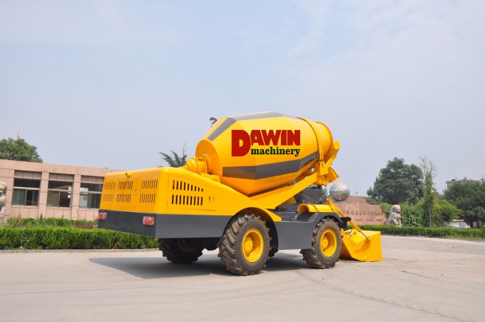 Factory Price 4 Cubic Meter Self Loading Concrete Mixer Truck with Water Pump Image1