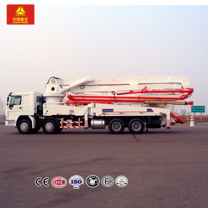 Sinotruk HOWO Brand 42m Concrete Pump Truck Image1