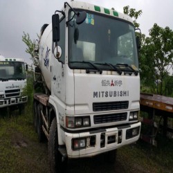 Japanese Mitsubishi Concrete Mixer Truck for Sale 25 Ton 300-400HP Used Mixer Truck