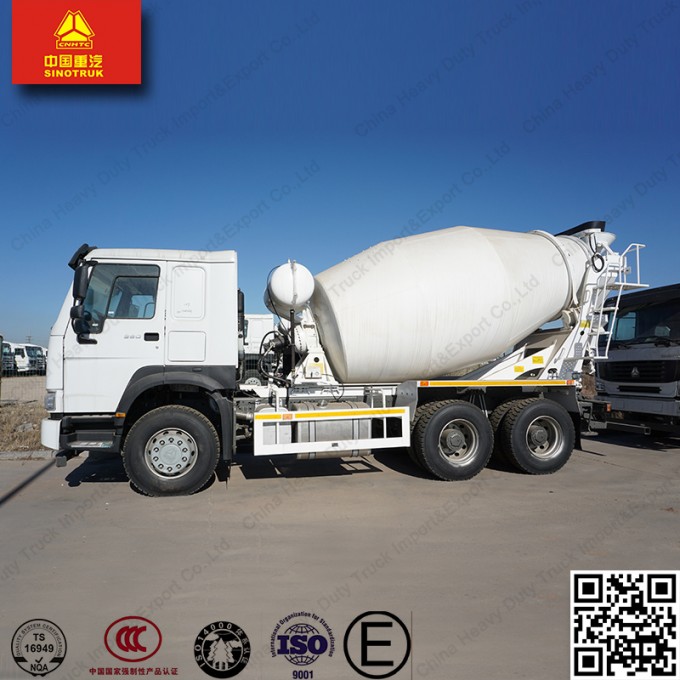 Sino Trucks 8X4 HOWO Concrete Mixer Truck Price Image1