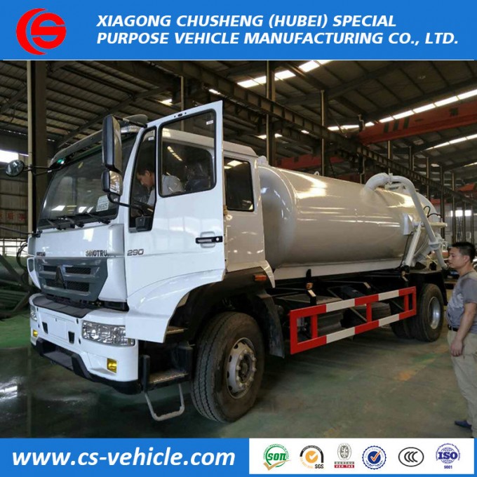 HOWO 4X2 Suction Sewage Vacuum Tank Trucks for Sewer Cleaning Image1