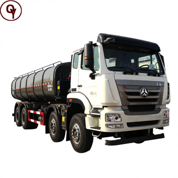 China Sinotruk HOWO Cleaning Sewage Suction Tanker Truck Image1