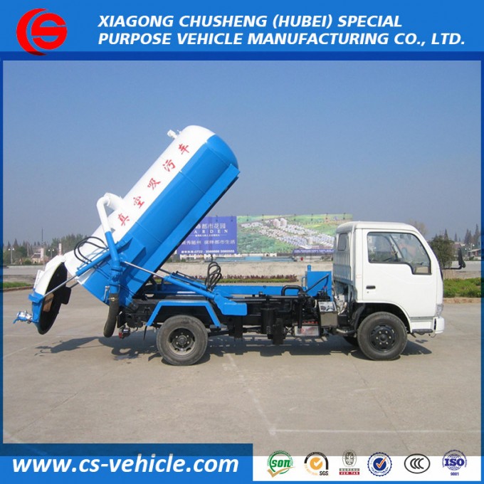 China Manufacturer 6 Wheels Vacuum Sewage Suction Truck Small 3000L Sewage Suction Truck Image1