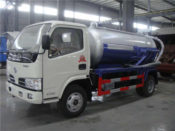 Practical 3000L 95HP Sewage Suction Truck with Dongfeng Chassis Image1