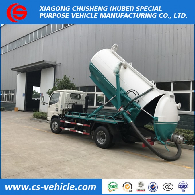 Small Sewage Truck 5000L Vacuum Sewage Suction Truck Image1