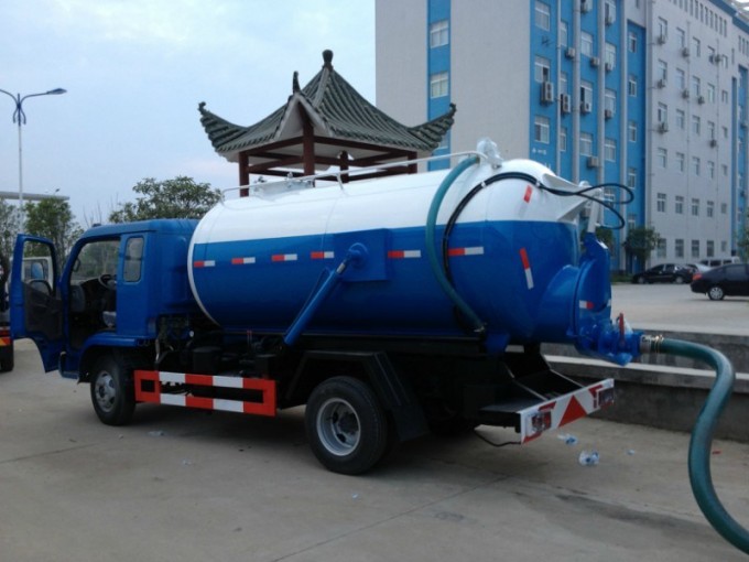 Dongfeng Chassis 5000L Sewage Truck 5m3 Image1