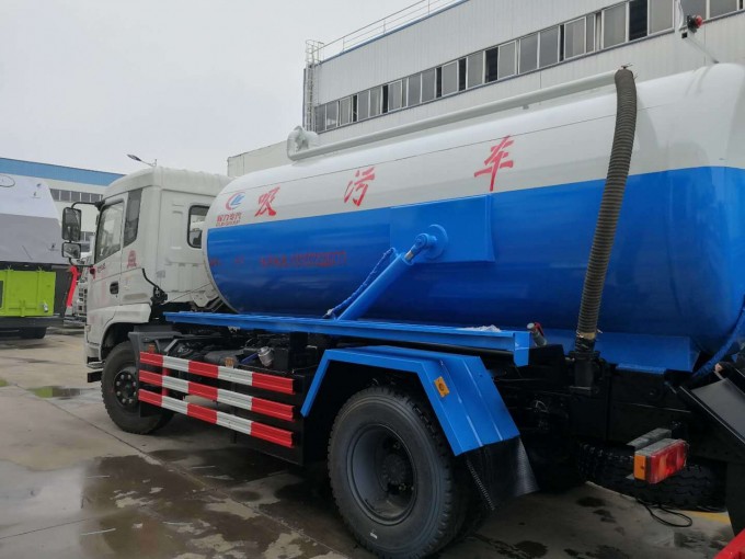 Dongfeng 4000L Sewer Cleaner Truck for Sale Image1