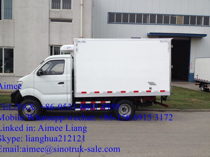 Sinotruk Cdw 4X2 2 Ton Mini Cooling Refrigerated Van Truck Image1