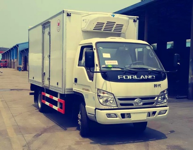 4*2 Foton Forland Exporting Refrigerator Freezer Truck Image1