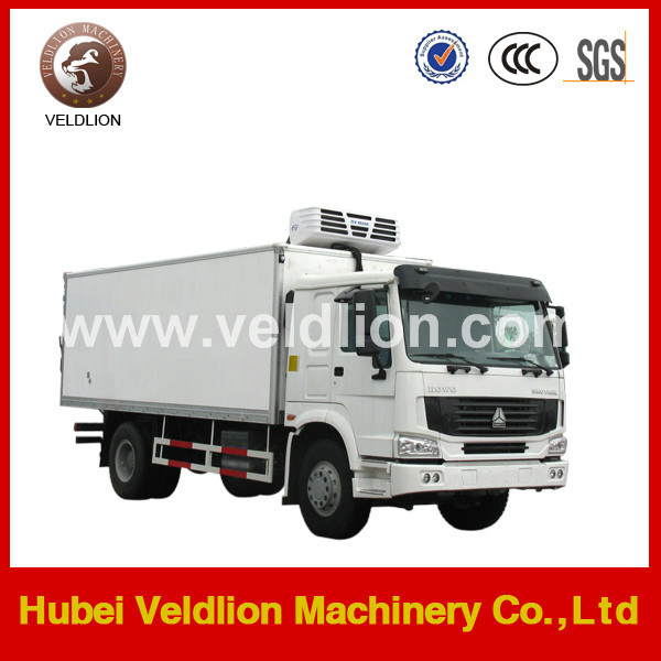 HOWO 25t 4X2 Freezer Food Transport Box Truck Image1