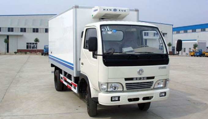 95HP Refrigerator Cargo Truck Container Truck Image1