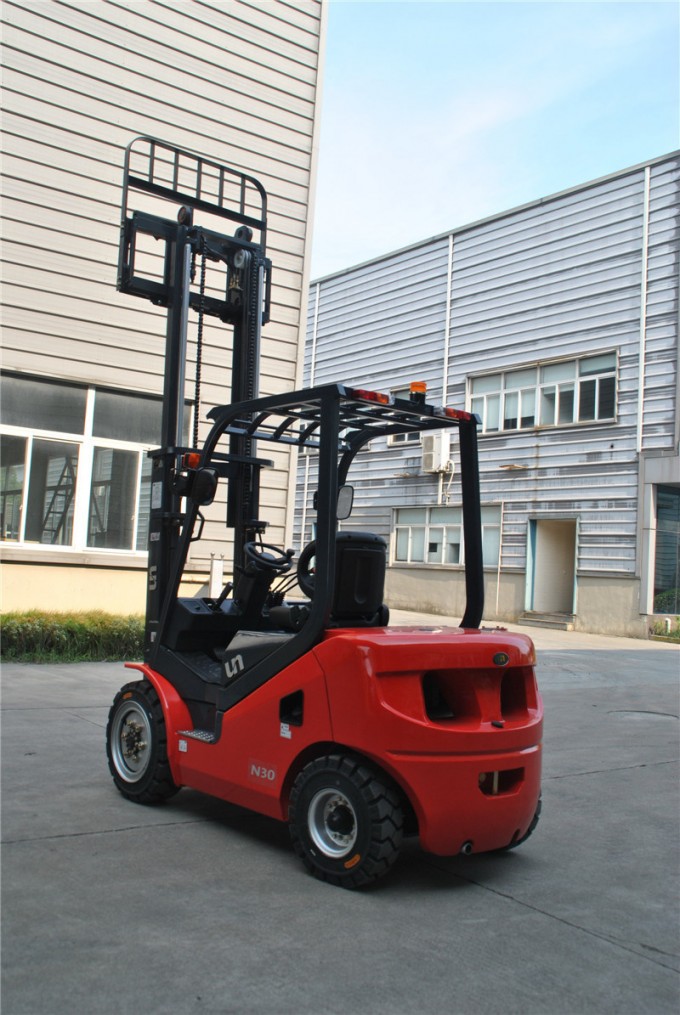 New 3 Ton Diesel Forklift Japanese Engine 3 Meters Lifting Height Mast Image1