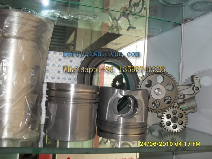 Isx15/Qsx15 Cummins Diesel Engine Cylinder Liner Kit, Starter Motor 3903920 Cylinder Block for Truck Image1