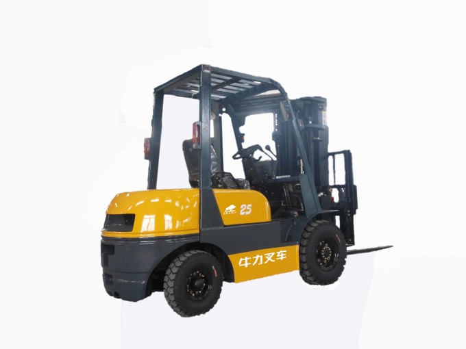 2.5 Ton Diesel Power with Side Shifter Image1