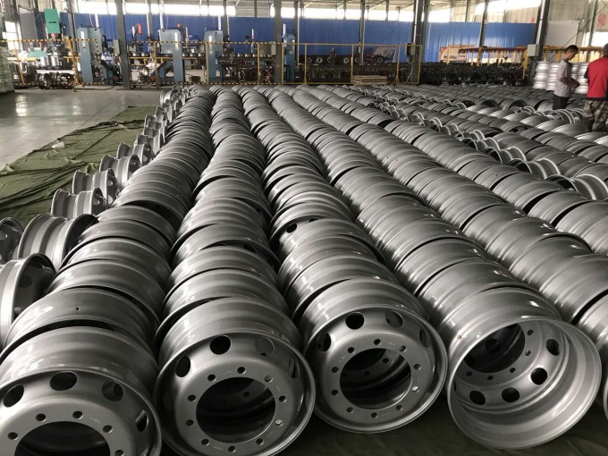 Heavy Duty Truck Steel Wheel 22.5X9.00 for 12r22.5 Tyre Image1