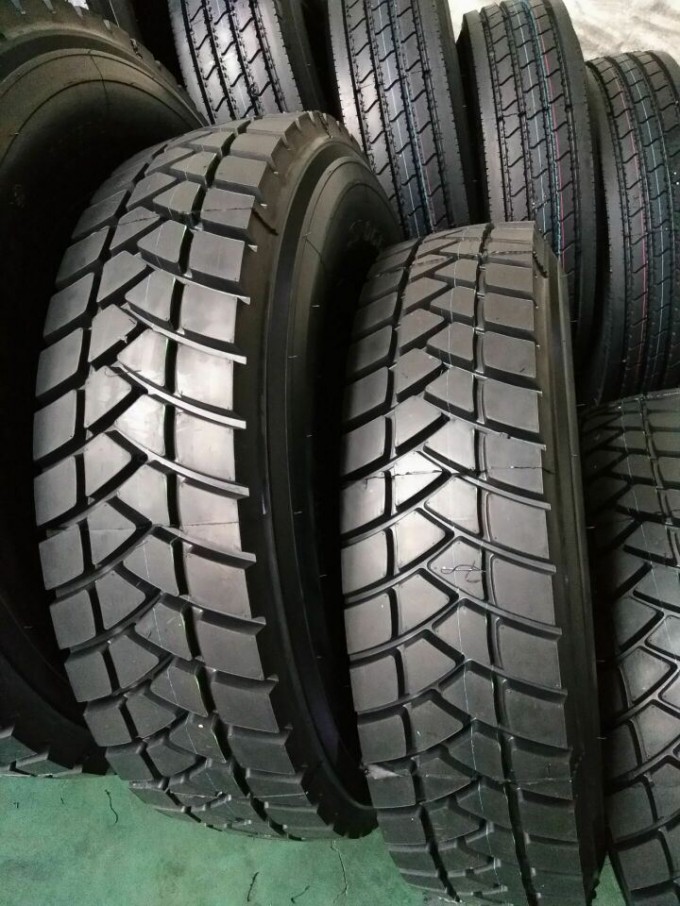 Doupro 315/80r22.5 Truck Tire Good Price for Selling Image1