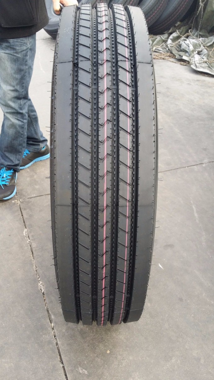 Truck Radial Tire (1000R20, 1200R24) Image1