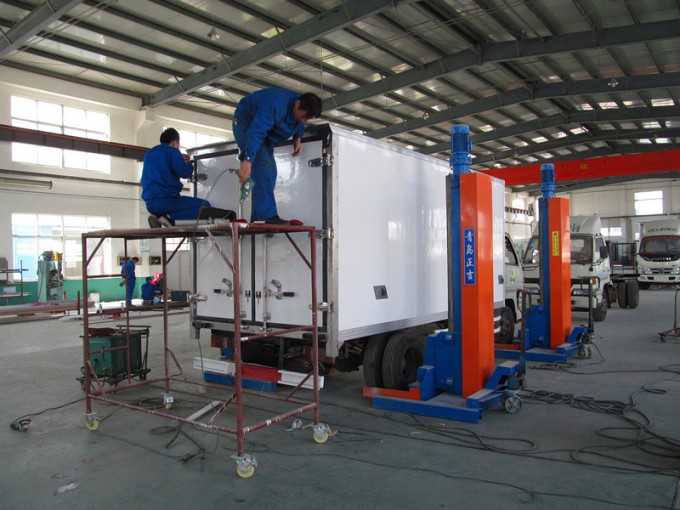 Mini Refrigerated Truck Bodies Image1