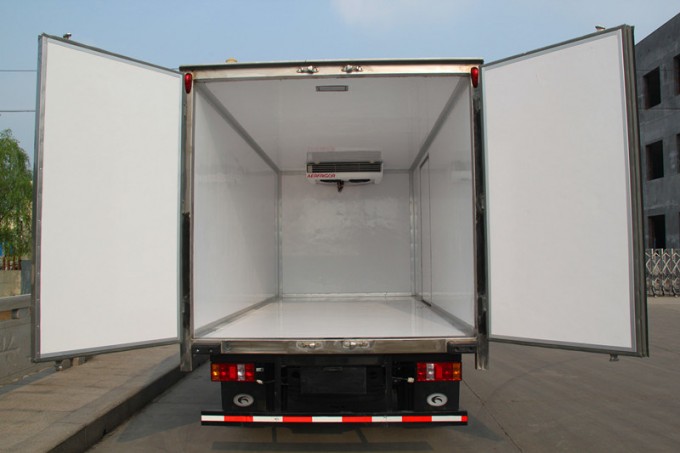 FRP PU Insulated Truck Body Image1