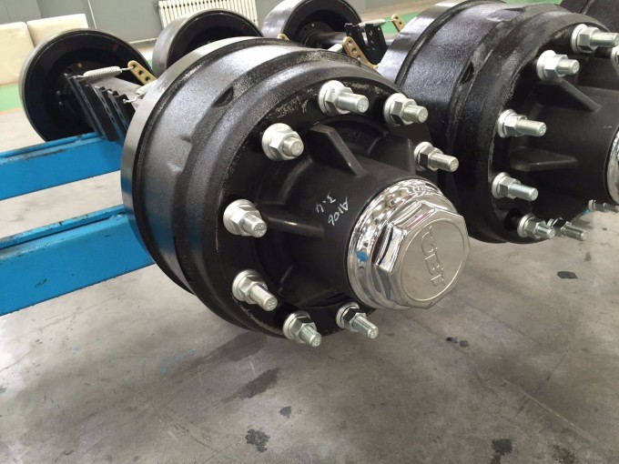 All Size 13t Heavy Truck Trailer American Type Axle with TUV Certificate Image1