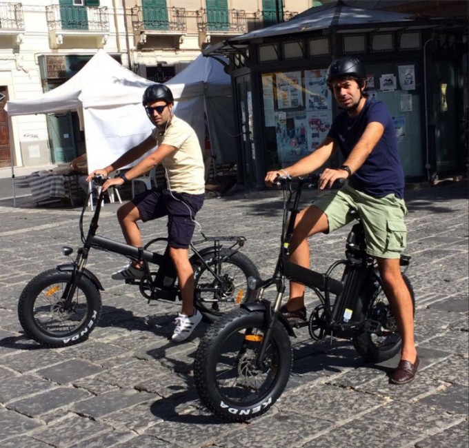 48V 500W 20′′ Folding Fat Tire Beach Snow Electric Bike Image1