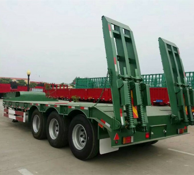 China Truck Trailer for Transportation Low Bed Semi Trailer for Sale Image1