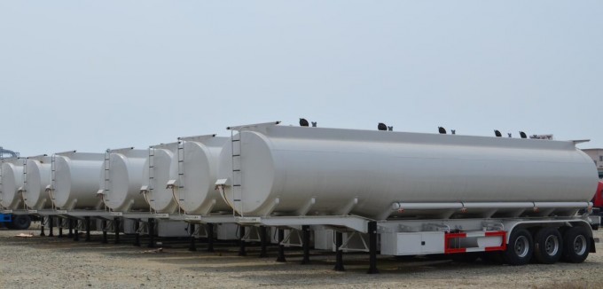 ISO CCC Approved 2 Axles 25-30cbm Oil Tank Trailer Image1