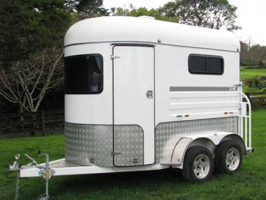 2 Horses Straight Load Economical Float Trailer Image1
