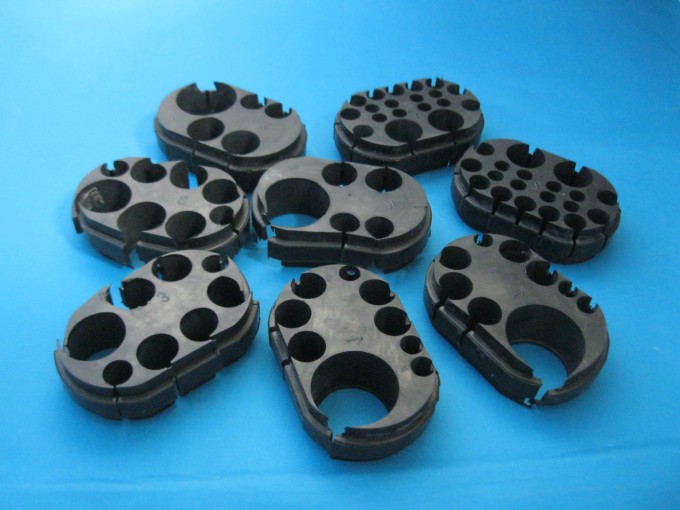 China Manufacture EPDM / NBR/ FKM / Nr Automotive Molded Rubber Parts for King Long Bus Image1