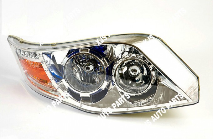 Yutong Coach Bus School Bus Headlight 24V Image1