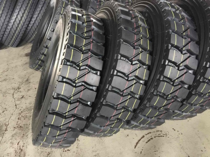 295/80r22.5 Factory Prices Durable All Steel Radial Tubeless Truck &Bus Tyres Image1