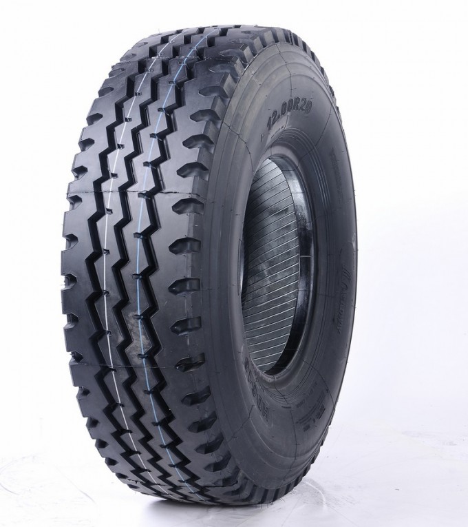 Good Quality with Low Price 295/80r22.5 Truck and Bus Tyre Image1
