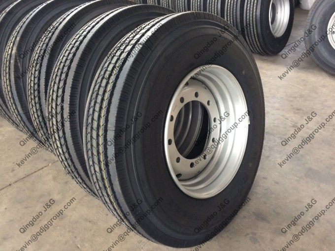 Truck and Bus Tire 11R22.5, 12R22.5, 13R22.5 with Fitted Wheel Rim 8.25X22.5, 9.00x22.5 Image1