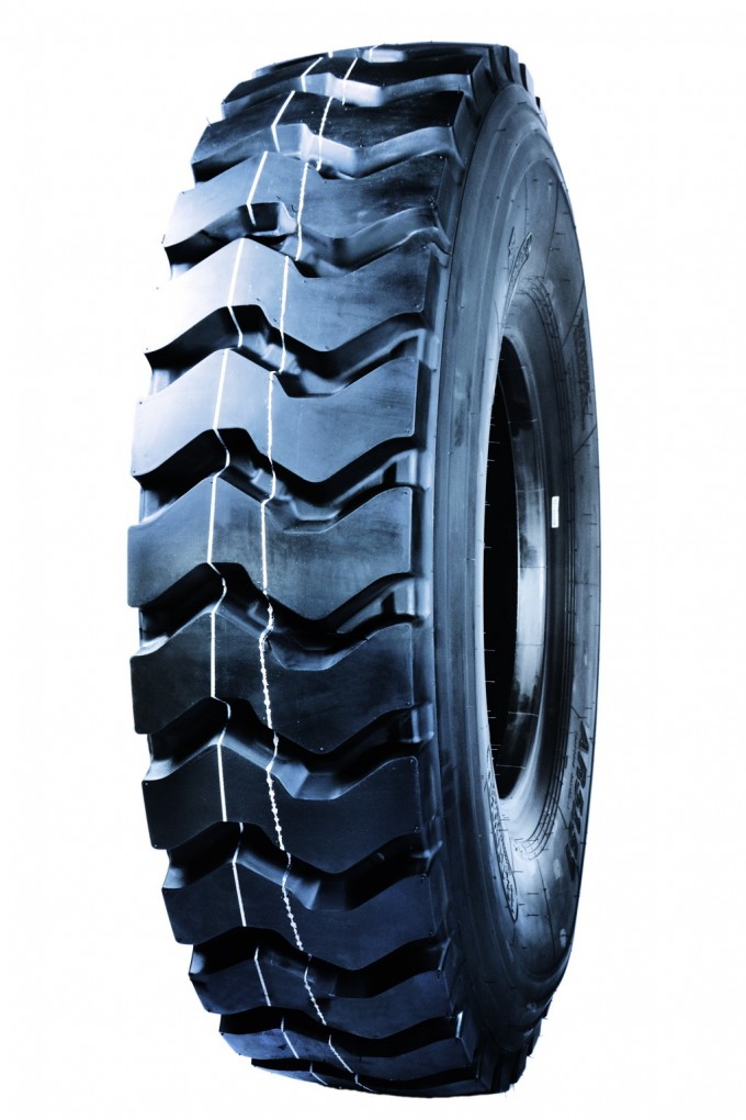 11.00r20 High Quality All Steel Radial Truck and Bus Tyre Image1