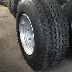 Commercial Truck and Bus Trailer Tyre 385/65r22.5 with Wheel Rim 11.75X22.5