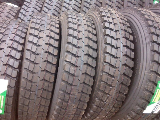 Truck Tire, Steering&Traction Tires (10.00r20 11.00r20 11r22.5 315/80r22.5) Loader Tire, Radial Bus  Image1