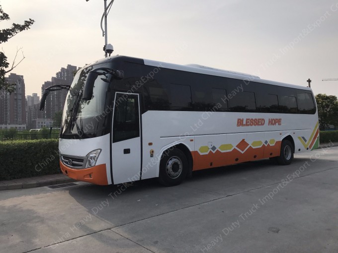 45-48seats 9.8m Front Engine Tourist Bus Coach Shuttle Bus Image1