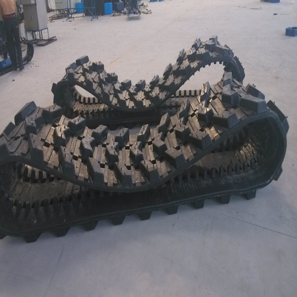 Continued Rubber Track for Tracked Vehicles Like Snowmobile Trailers Image1