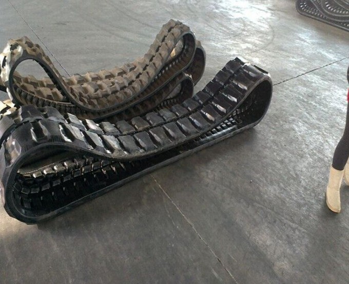 Construction Equipment Rubber Track (K450*83.5*74) for Komatsu&Yanmar Image1