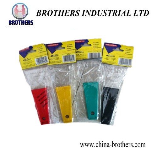 High Quality Ice Scraper with Brush (w8818) Image1