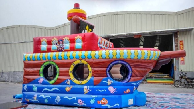 2016 Hot Selling Inflatable Pirate Boat for Kids Image1