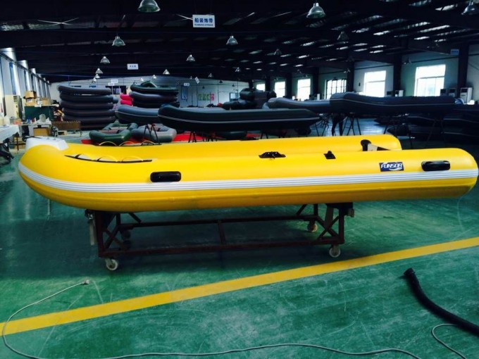 4 Meter Fiberglass Boat for Fishing Image1