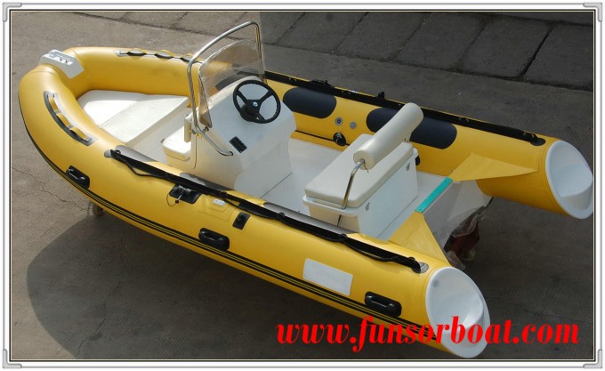 4.3m with 1.2mm PVC Hot Fiberglass Boat Image1